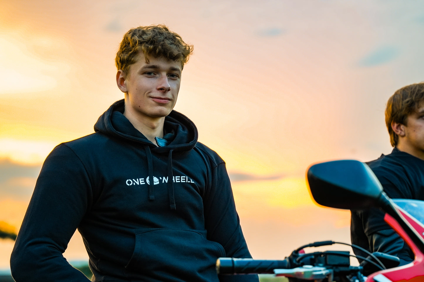 "ONEWHEELERS CREW" HOODIE