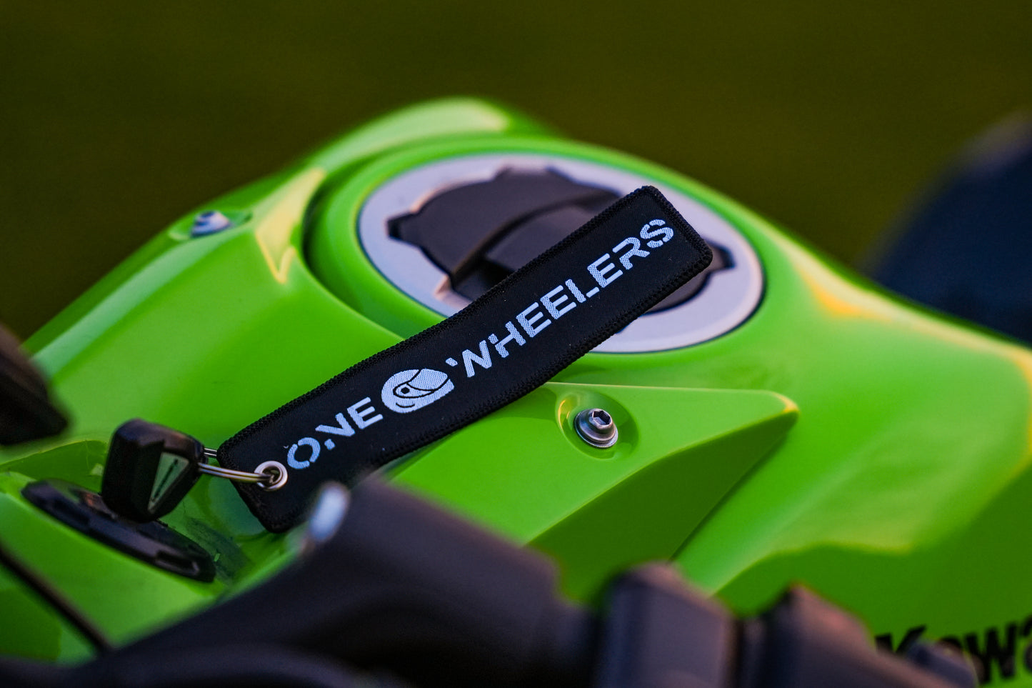 "ONEWHEELERS" KEYCHAIN