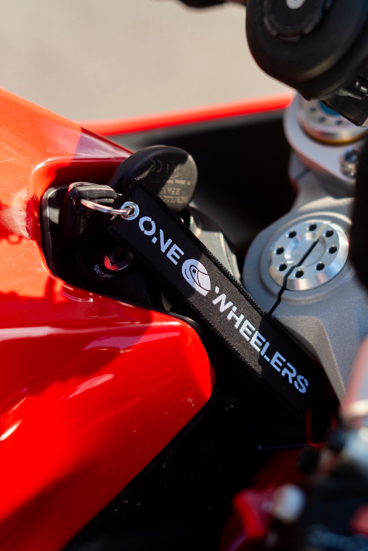 "ONEWHEELERS" KEYCHAIN