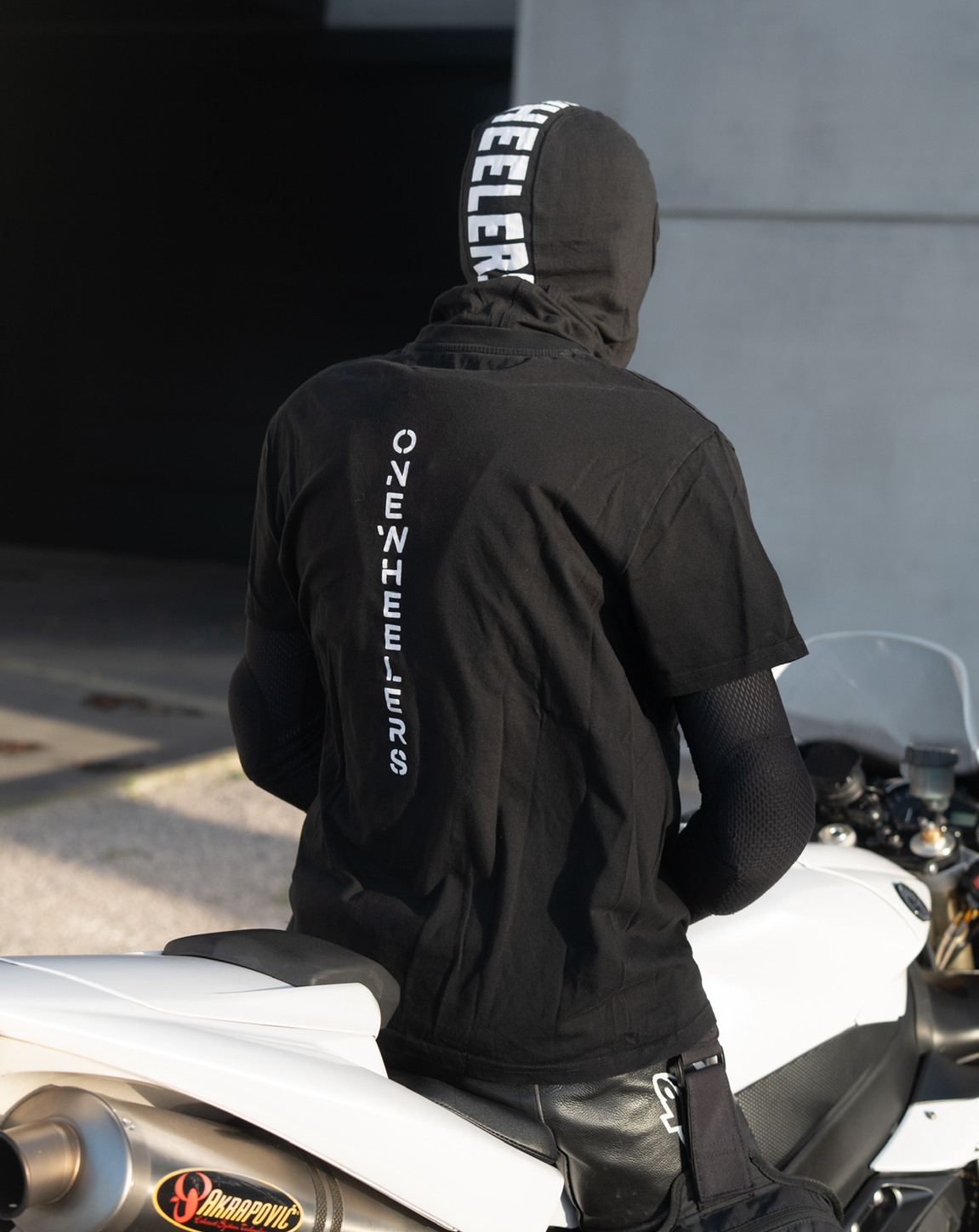 "ONEWHEELERS CREW"  T-SHIRT
