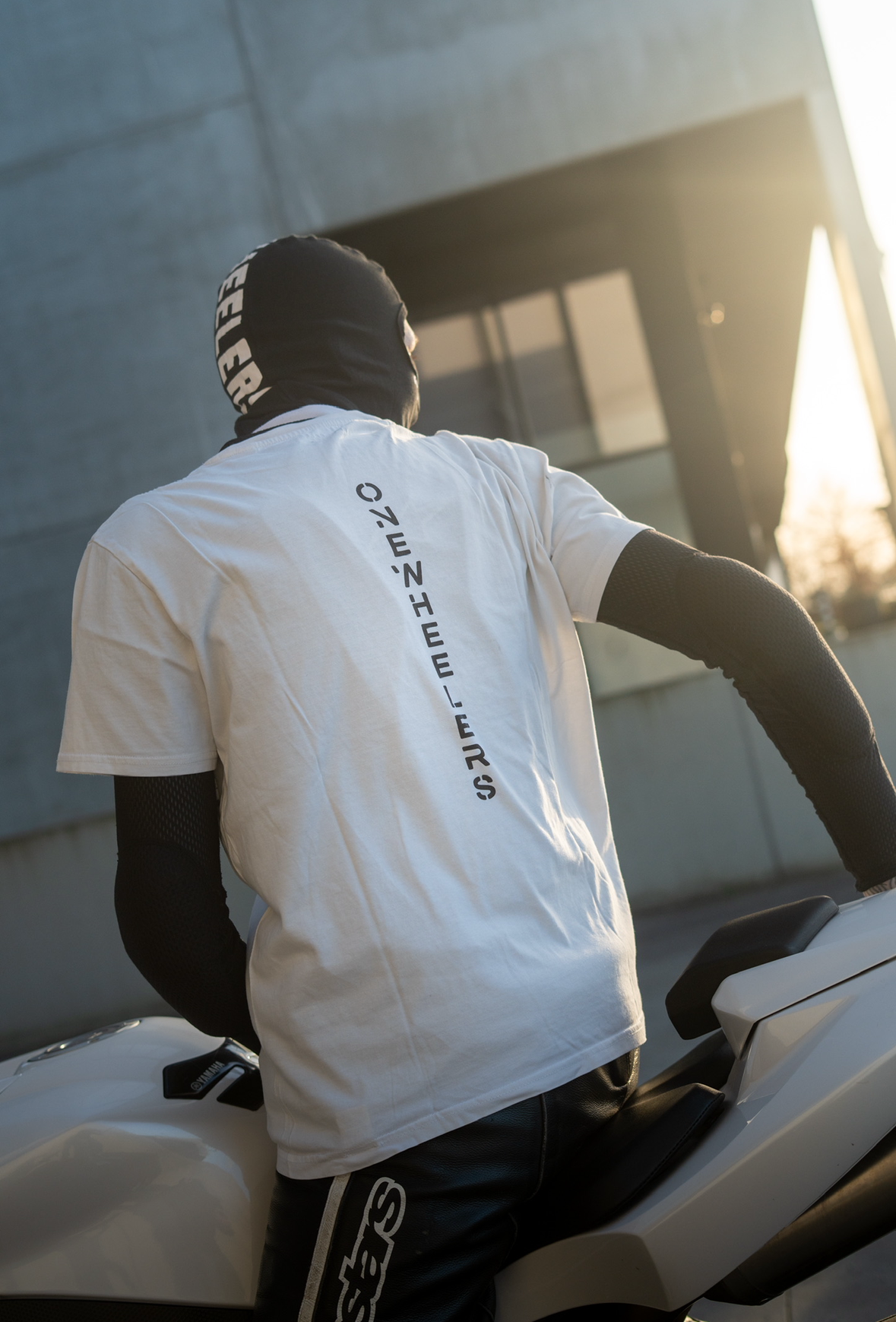 "ONEWHEELERS CREW"  T-SHIRT